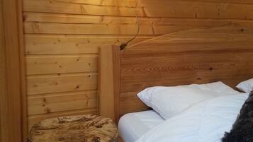 3 slaapkamers, een strijkplank/strijkijzer, reisbedje, gratis wifi