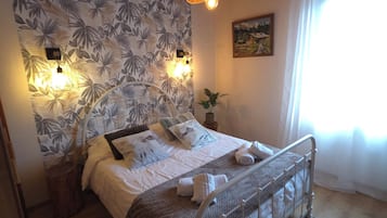 3 chambres, fer et planche à repasser, lit parapluie, Wi-Fi gratuit