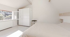 6 chambres, fer et planche à repasser, Wi-Fi