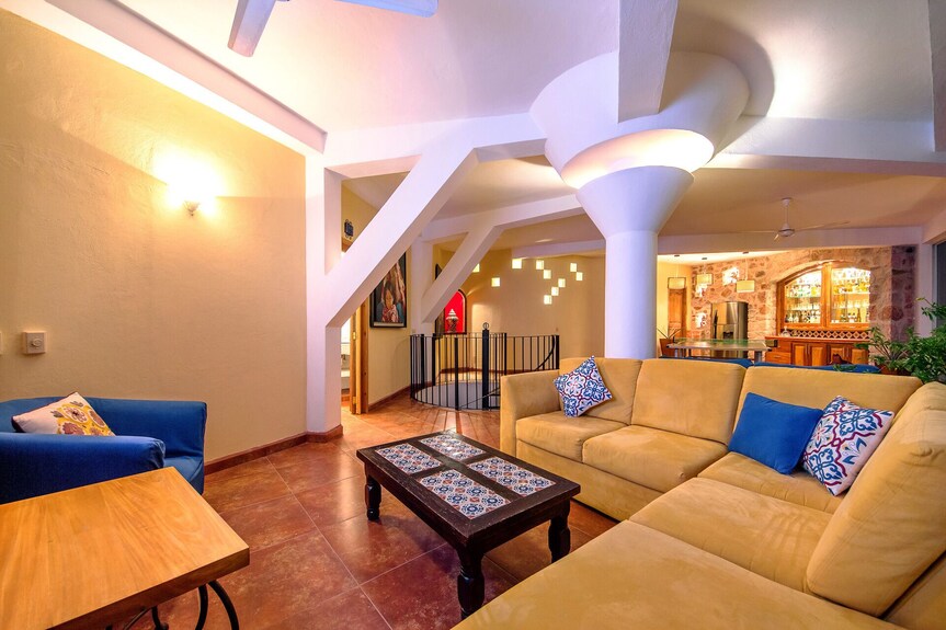 Amazing Home With Great Views,staff And Private Pool, Close To Down Town - Puerto Vallarta