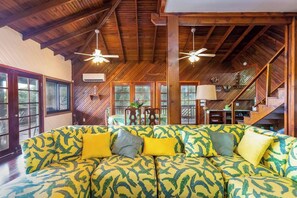 TV, offices - Annabel by Island House Vacation Rentals (West Bay)