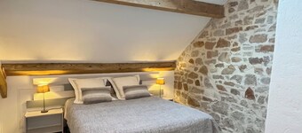 A few steps from the lake and downtown, house with terrace and garden