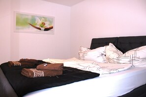 2 dormitoris, escriptori i habitacions insonoritzades 