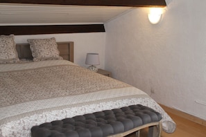 4 chambres, fer et planche à repasser, Wi-Fi, draps fournis