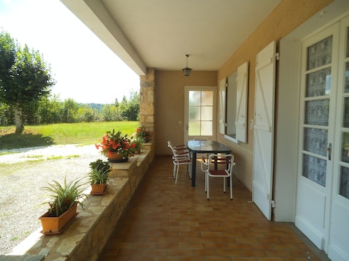 Sejour 6 personnes dans la campagne Lotoise