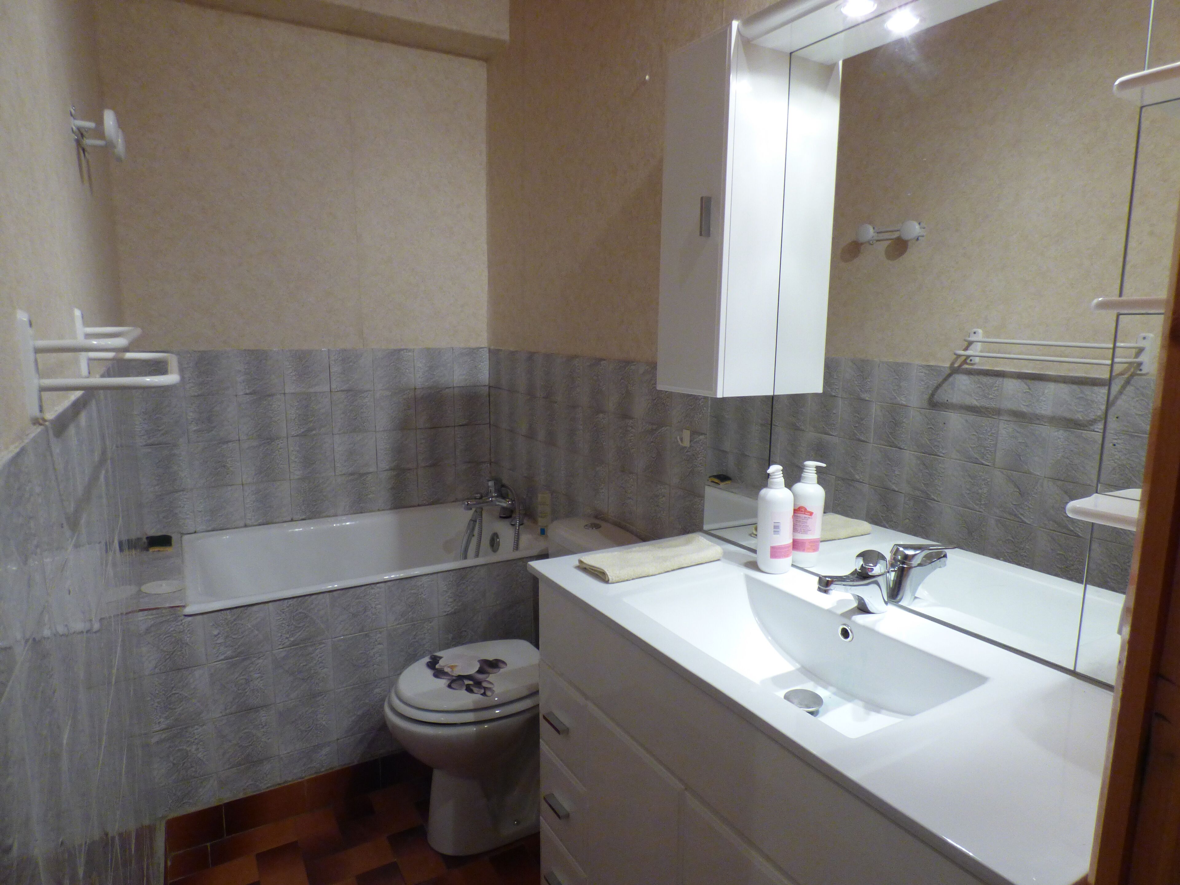 Large studio at the foot of the slopes. 