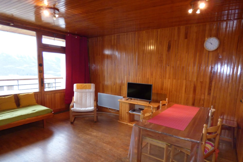 Large studio at the foot of the slopes.