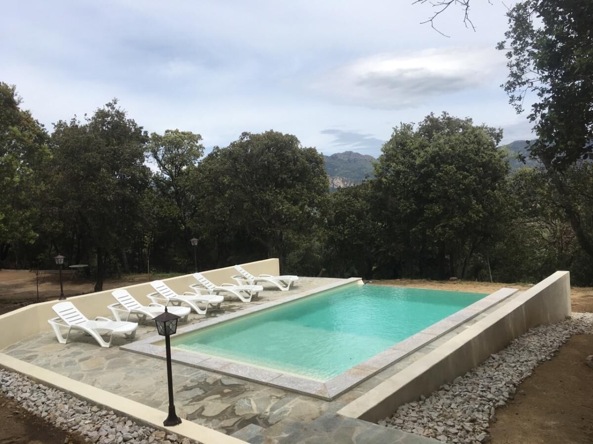 屋外プール、温水プール