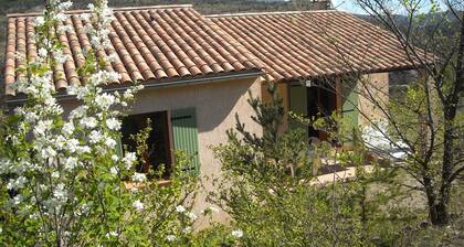 Villa in the gorges Méouge overlooking the valley