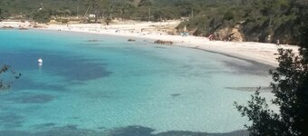 Studio on the heights of Porticcio, beautiful sea view, 5 min from the beaches