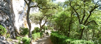 Gite de Claire, village Médiéval Couze rivière, boutiques voie verte vélo animal