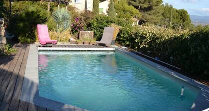 Apartment Sea View Balcony & Shared Pool Air Conditioning