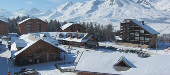 IN THE MASSIF OF DEVOLUY, FLAT COMFORTABLE WITH BALCONY