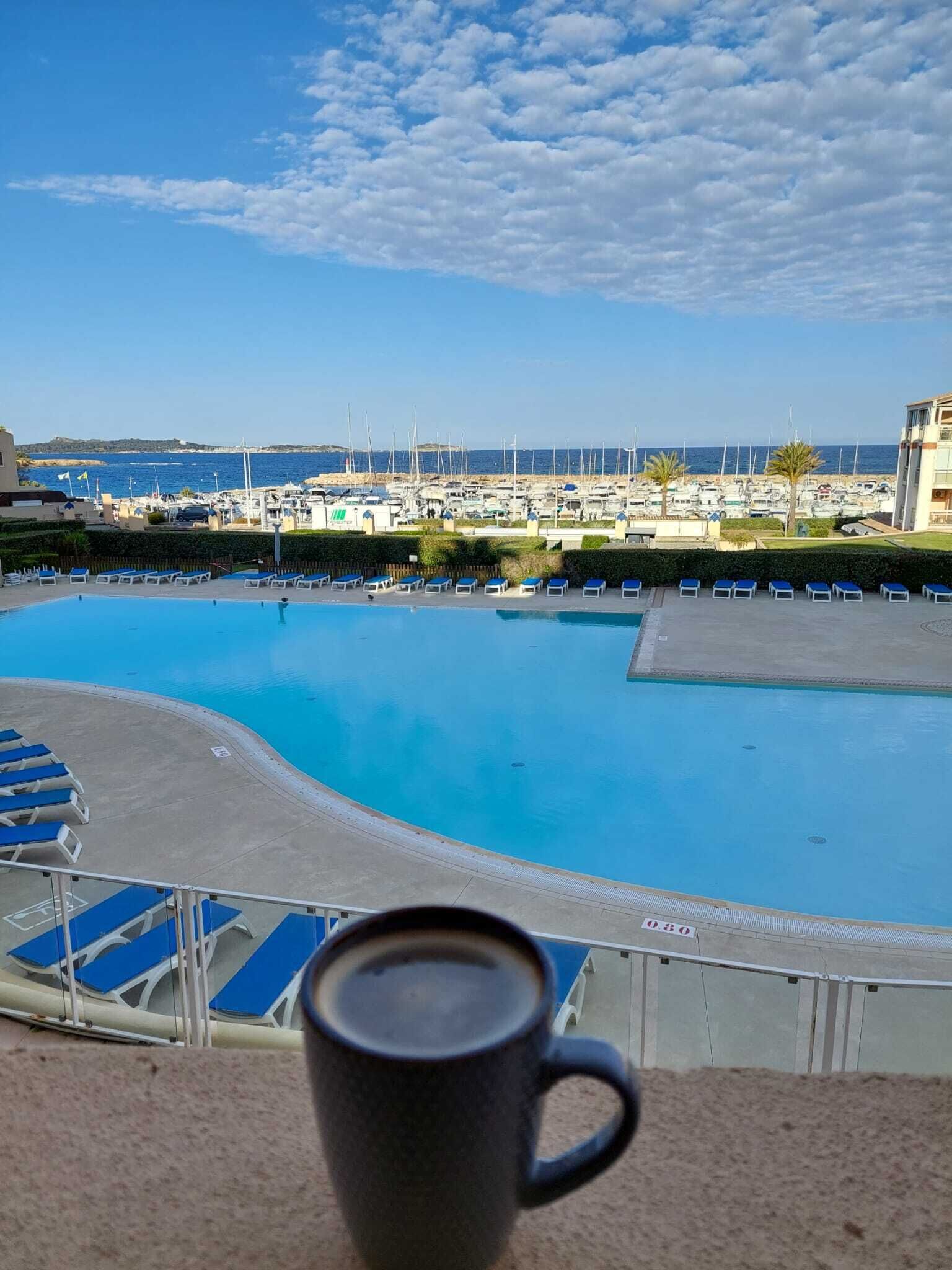 BEAUTIFUL T2 STANDING WITH POOL AND BEACHES - STUNNING SEA VIEW - PRIVATE PARKING