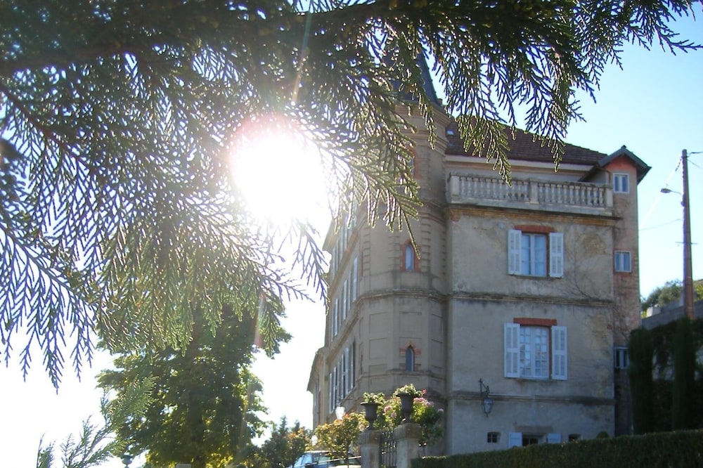 Suite "Eugenie" in the heart of the Castle (capacity 3)