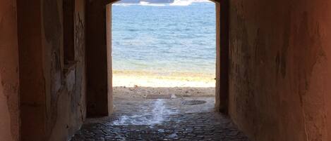 Na praia