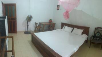 4 chambres, fer et planche Ă repasser, Wi-Fi, draps fournis