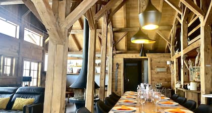 SKI IN/OUT : Grand chalet rénové de 400m situé sur les pistes
