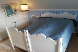 Quarto casal, 1 cama de casal, para não fumantes | Escrivaninha, camas extras/dobráveis (sobretaxa), Wi-Fi de cortesia