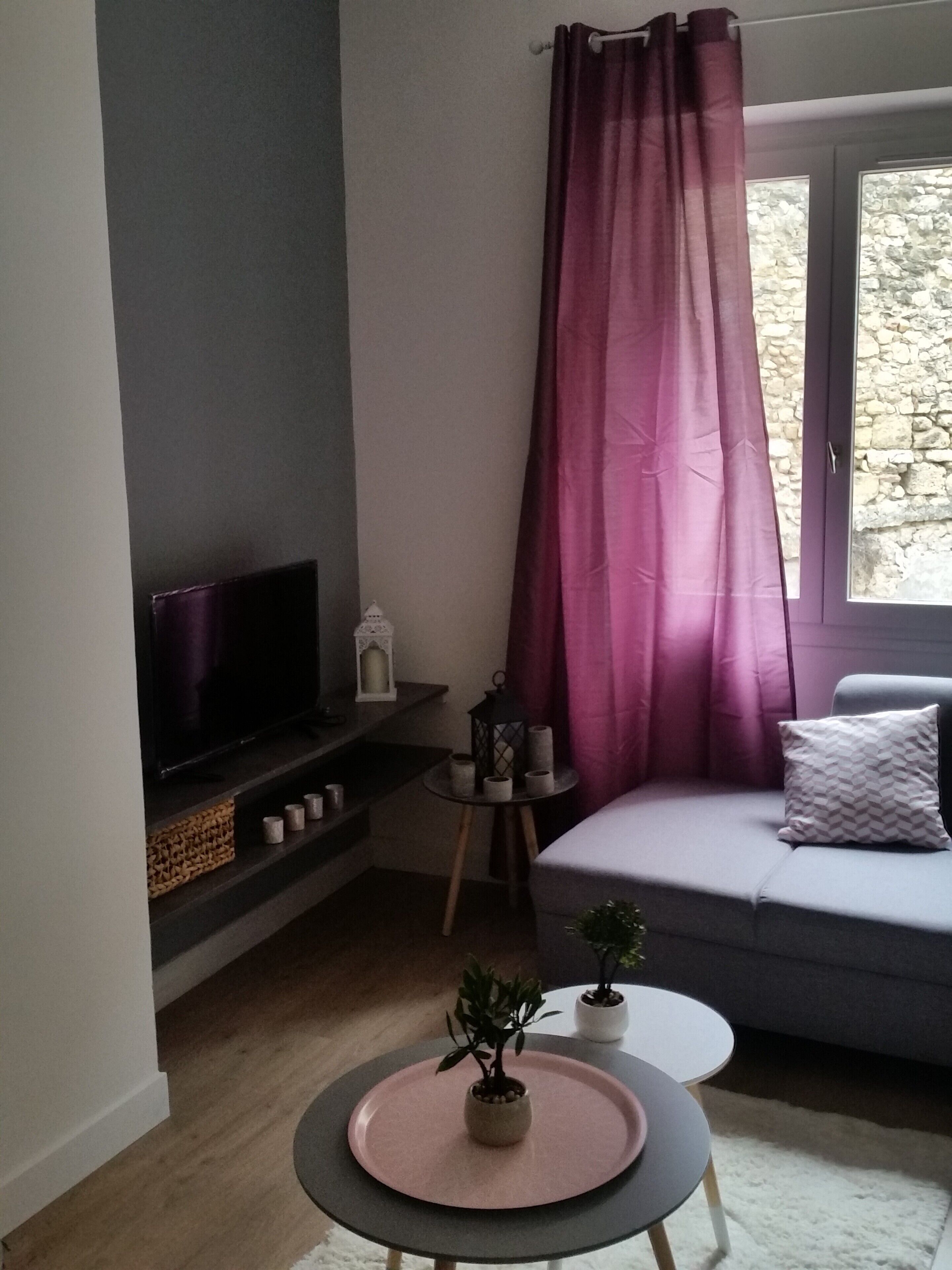 THE SALONIAN CORNER. Enjoy living in PROVENCE