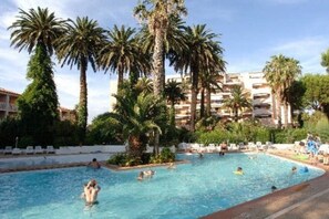 Pool - GOLFE JUAN Sole e Mare 2 rooms sea view (Le Golf Juan)