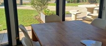 Rare!!! Villa 170m2 les pieds dans lâeau avec piscine dans impasse privĂ©e.