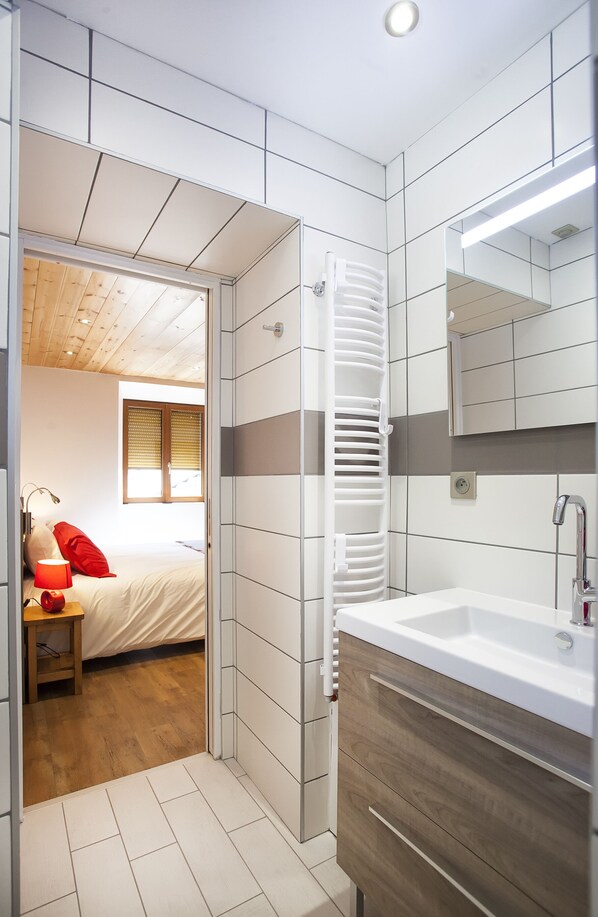 5 間睡房、熨斗/熨衫板、免費 Wi-Fi、床單