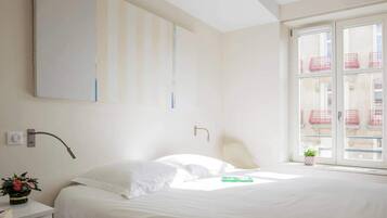 1 chambre, chambres insonorisées, fer et planche à repasser