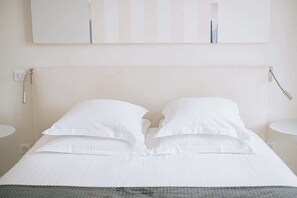 1 chambre, chambres insonorisées, fer et planche à repasser