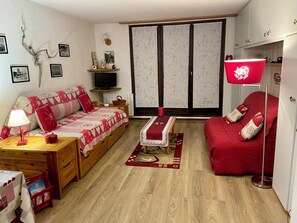 2 Schlafzimmer, Bügeleisen/Bügelbrett, kostenloses WLAN