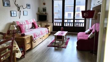 2 bedrooms, iron/ironing board, free WiFi