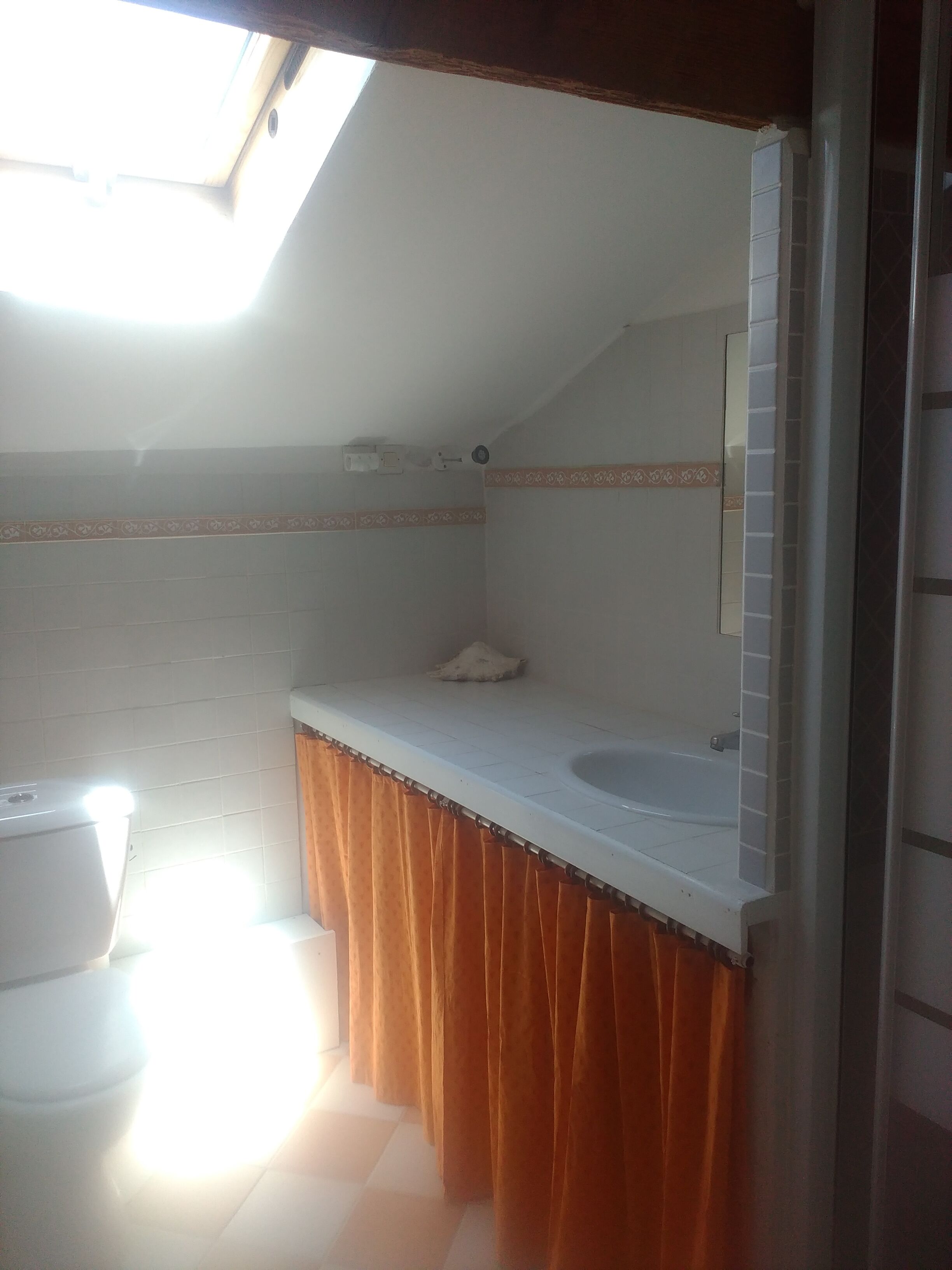 apartment in a very charming Provencal farmhouse and quiet