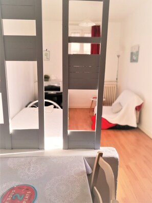 1 Schlafzimmer, Bügeleisen/Bügelbrett, Reisekinderbett, kostenloses WLAN