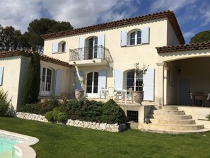 Exterior - Idyllic setting Bastide family view Saint Paul de Vence and sea (Vence)