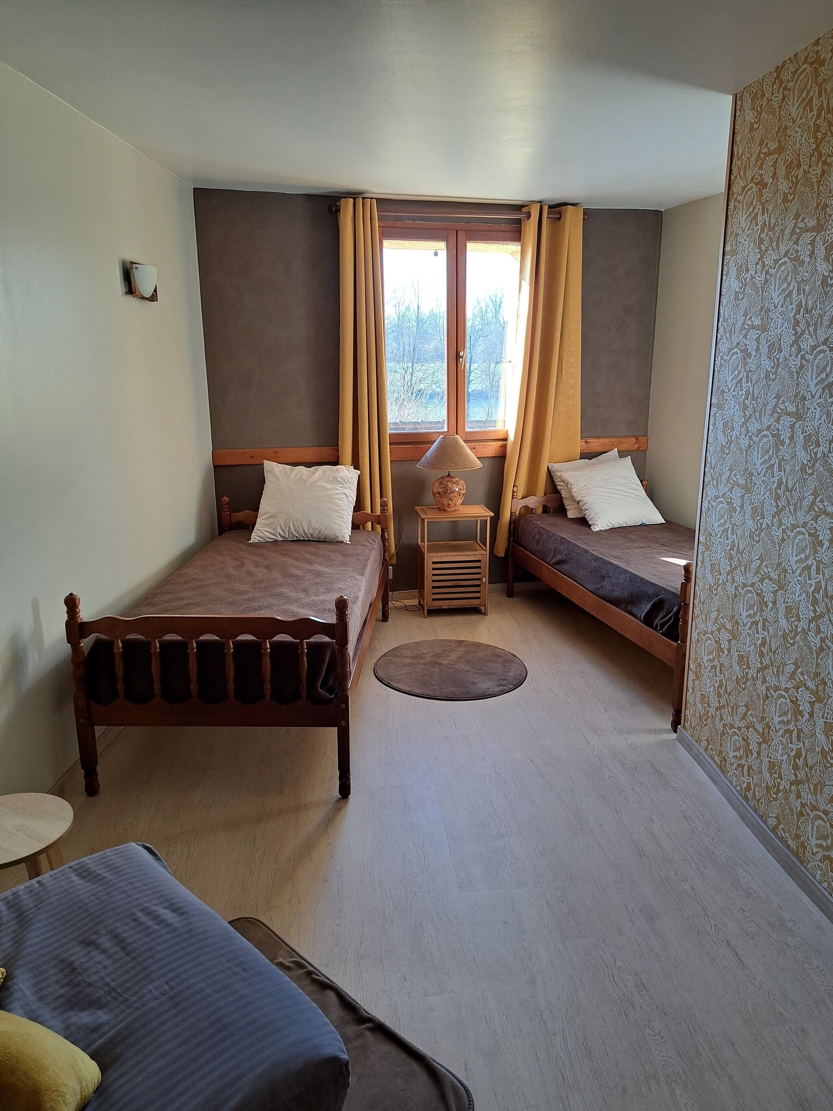 Gite à la campagne au calme le long de la Viarhona et du Rhone