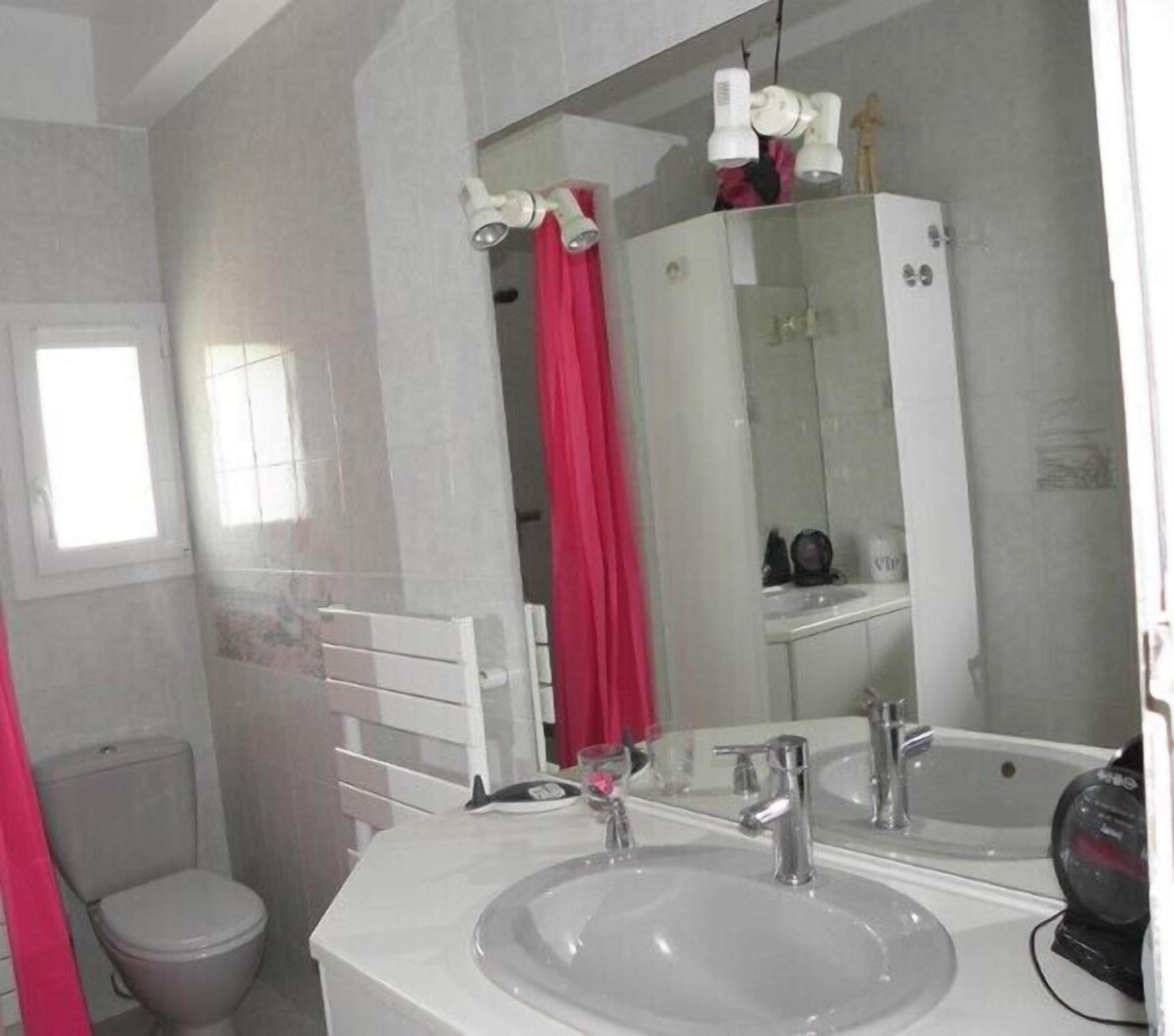 Bed and Breakfast in LA CIOTAT, 04. 42. 83. 11. 74 ou
06.58.86.57.30