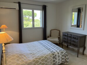 3 chambres, fer et planche à repasser, lit parapluie, Wi-Fi gratuit