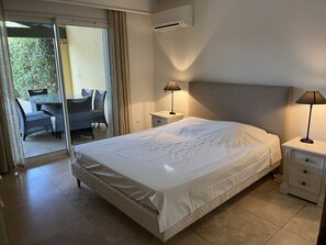 3 bedrooms, iron/ironing board, travel cot, free WiFi