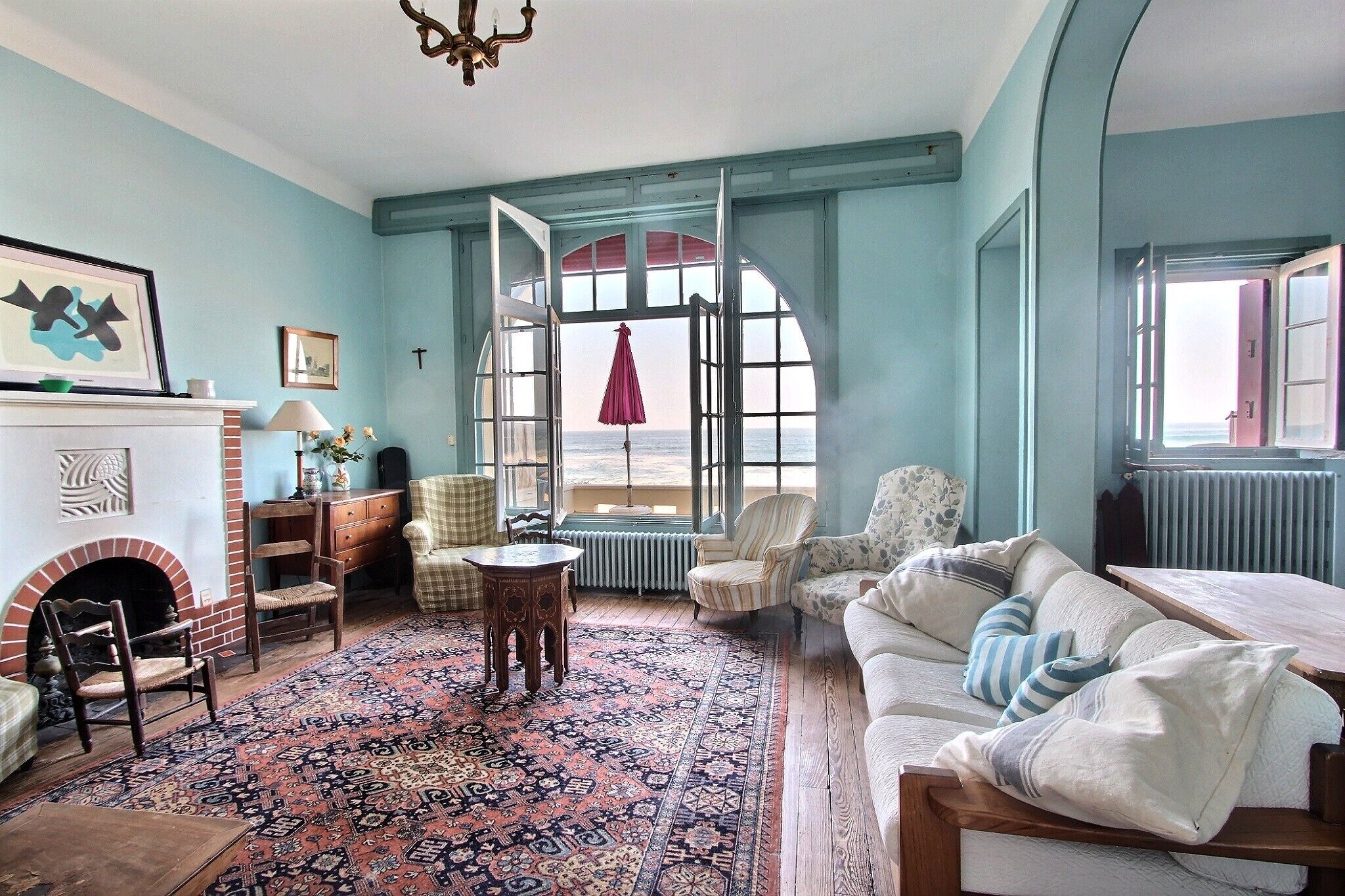 Large villa facing the Ocean at the foot of the beach - 15 people