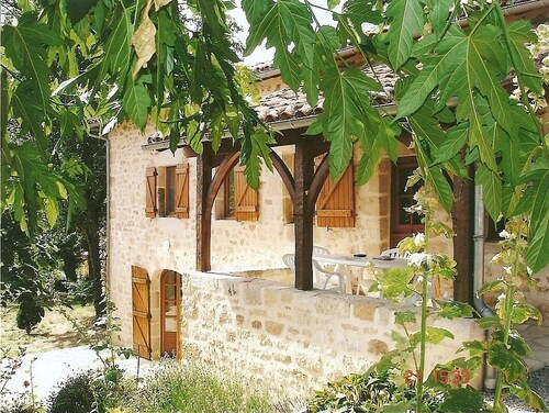 in FIGEAC the charm of the countryside, the proximity of the city