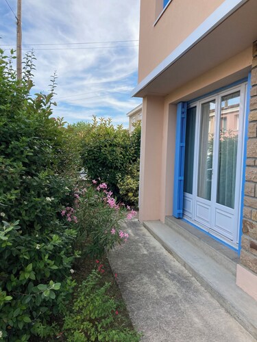 CASA CON JARDÍN EN SILENCIO