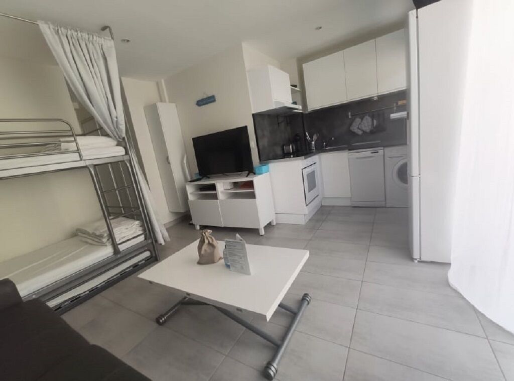 Waterfront studio in Cavalière / Le Lavandou