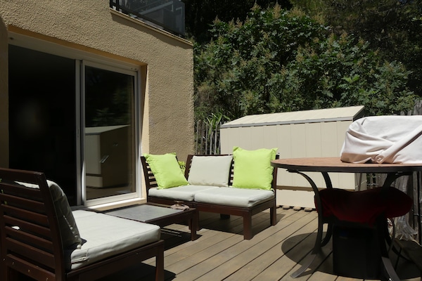 屋外ダイニングエリア