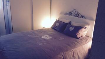 2 chambres, fer et planche Ă repasser, Wi-Fi, draps fournis