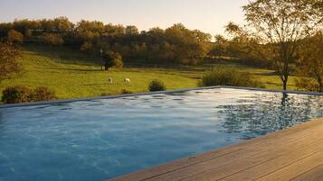 Piscine extérieure, piscine chauffée