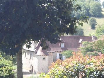 Charmante maison du 19Ăšme siĂšcle en pierres et avec pigeonnier