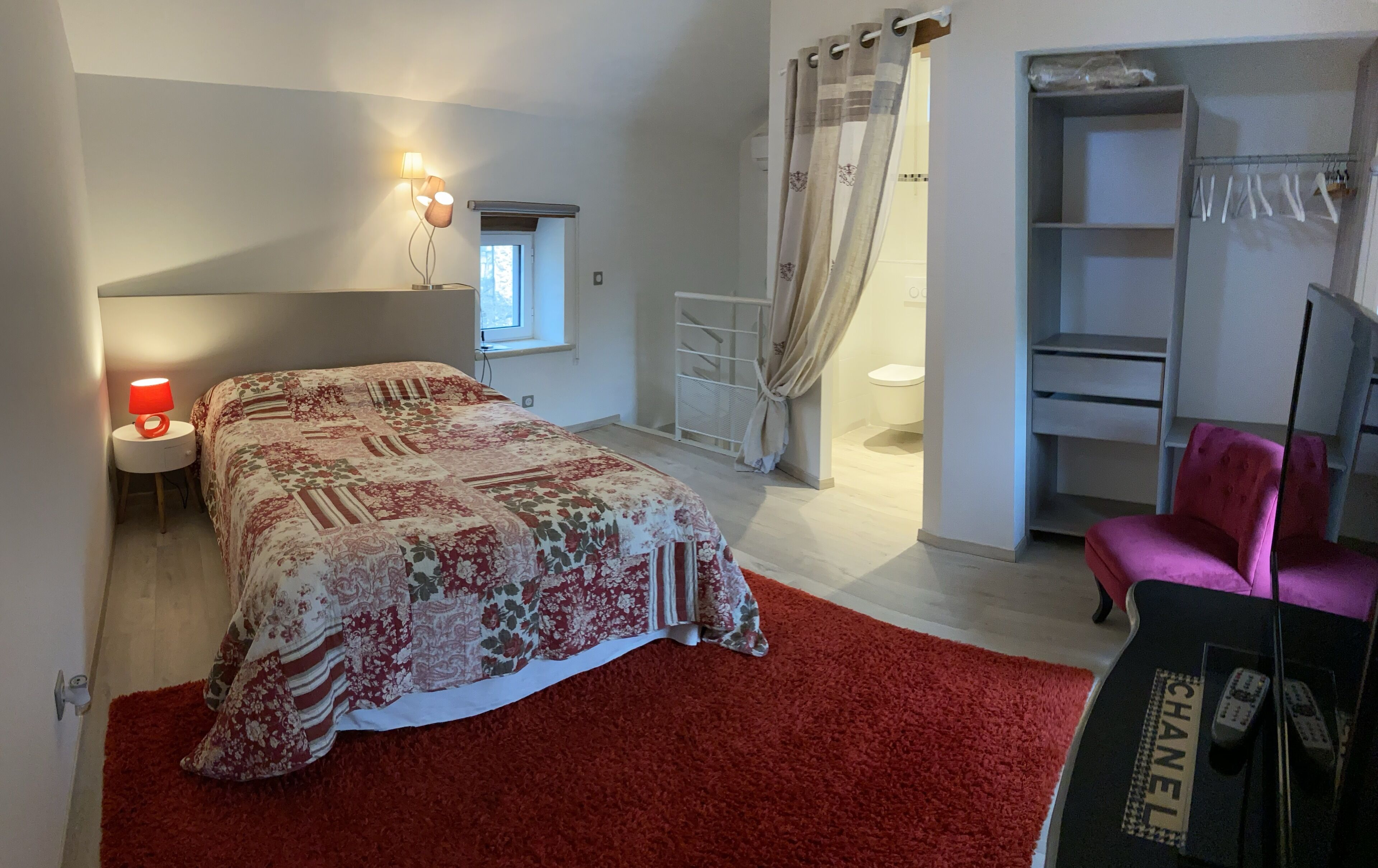 Romantic LOFT in 18th century Provencal farmhouse