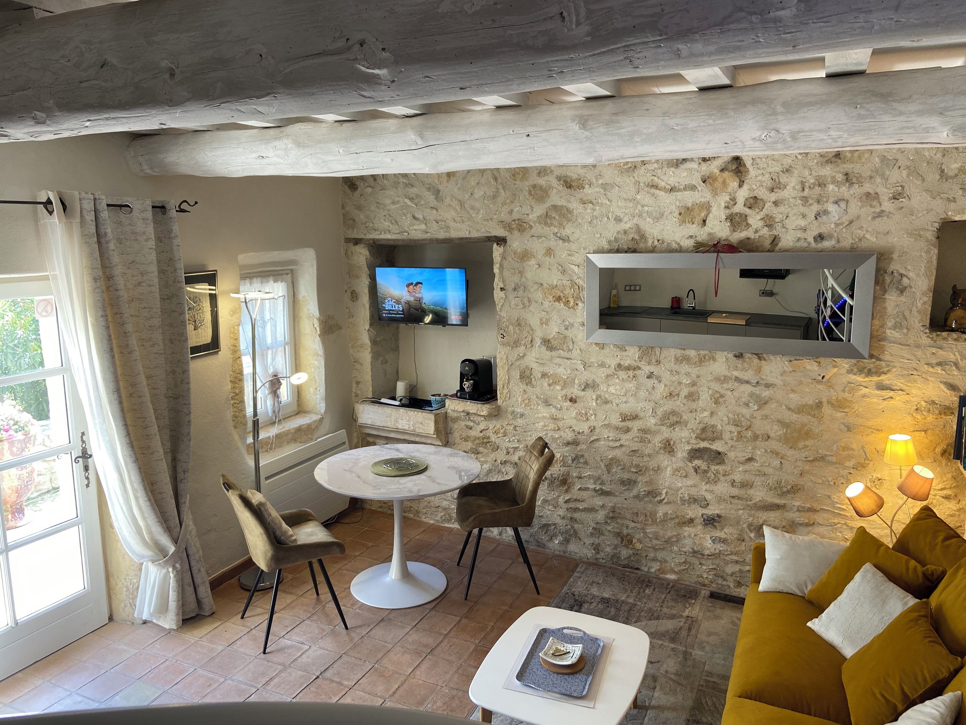 Televisie, boeken en een printer