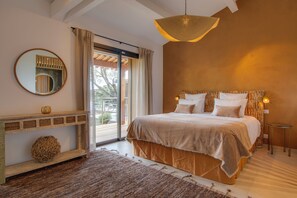 4 bedrooms, iron/ironing board, travel crib, free WiFi