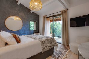 4 soverom, strykejern/-brett, reiseseng for barn og wi-fi (inkludert)